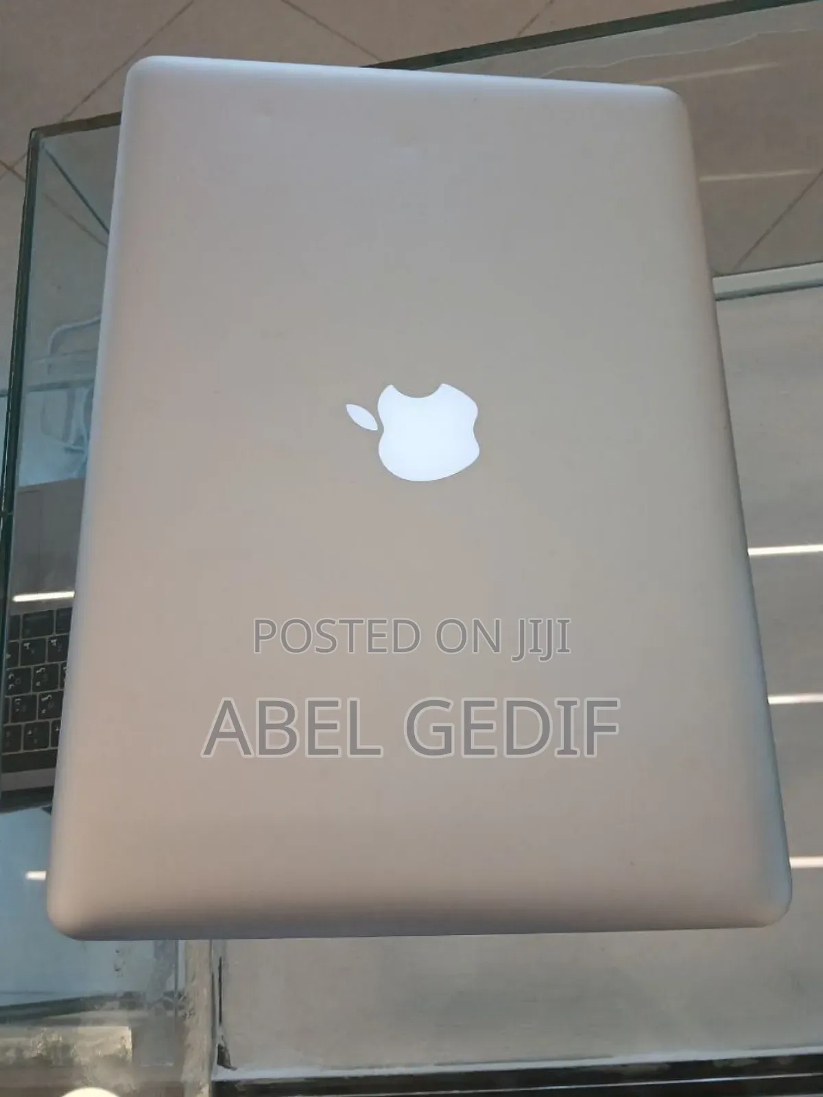 Laptop Apple MacBook Pro 4GB Intel Core I5 SSD 256GB