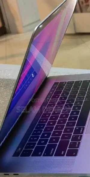 New Laptop Apple MacBook Pro 2017 16GB Intel Core I7 SSD 256GB