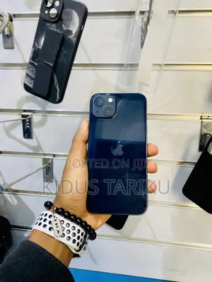 Photo - Apple iPhone 13 128 GB Blue