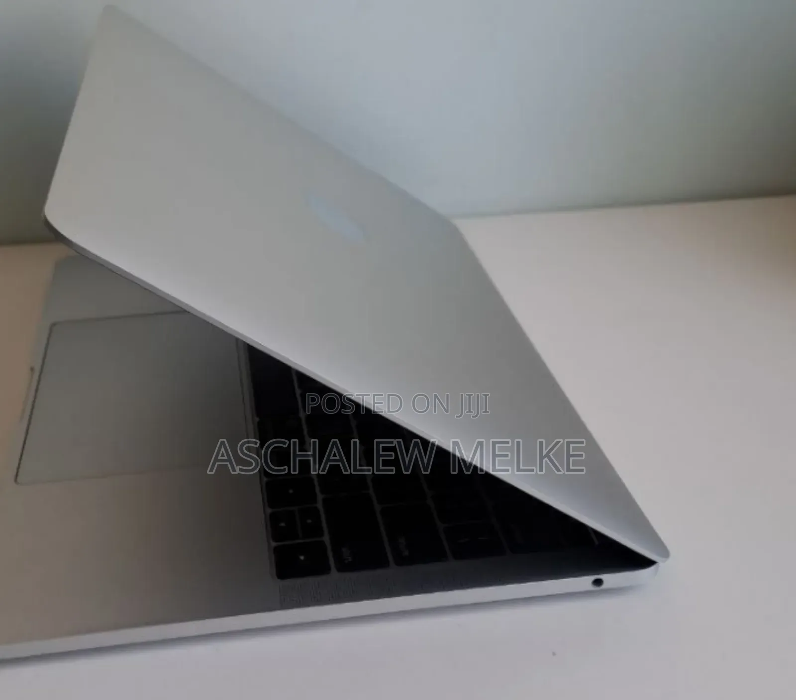 New Laptop Apple MacBook Pro 2017 8GB Intel Core I5 SSD 128GB