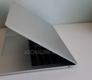 New Laptop Apple MacBook Pro 2017 8GB Intel Core I5 SSD 128GB