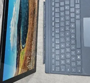 New Laptop Microsoft Surface 8GB Intel Core I7 SSD 256GB