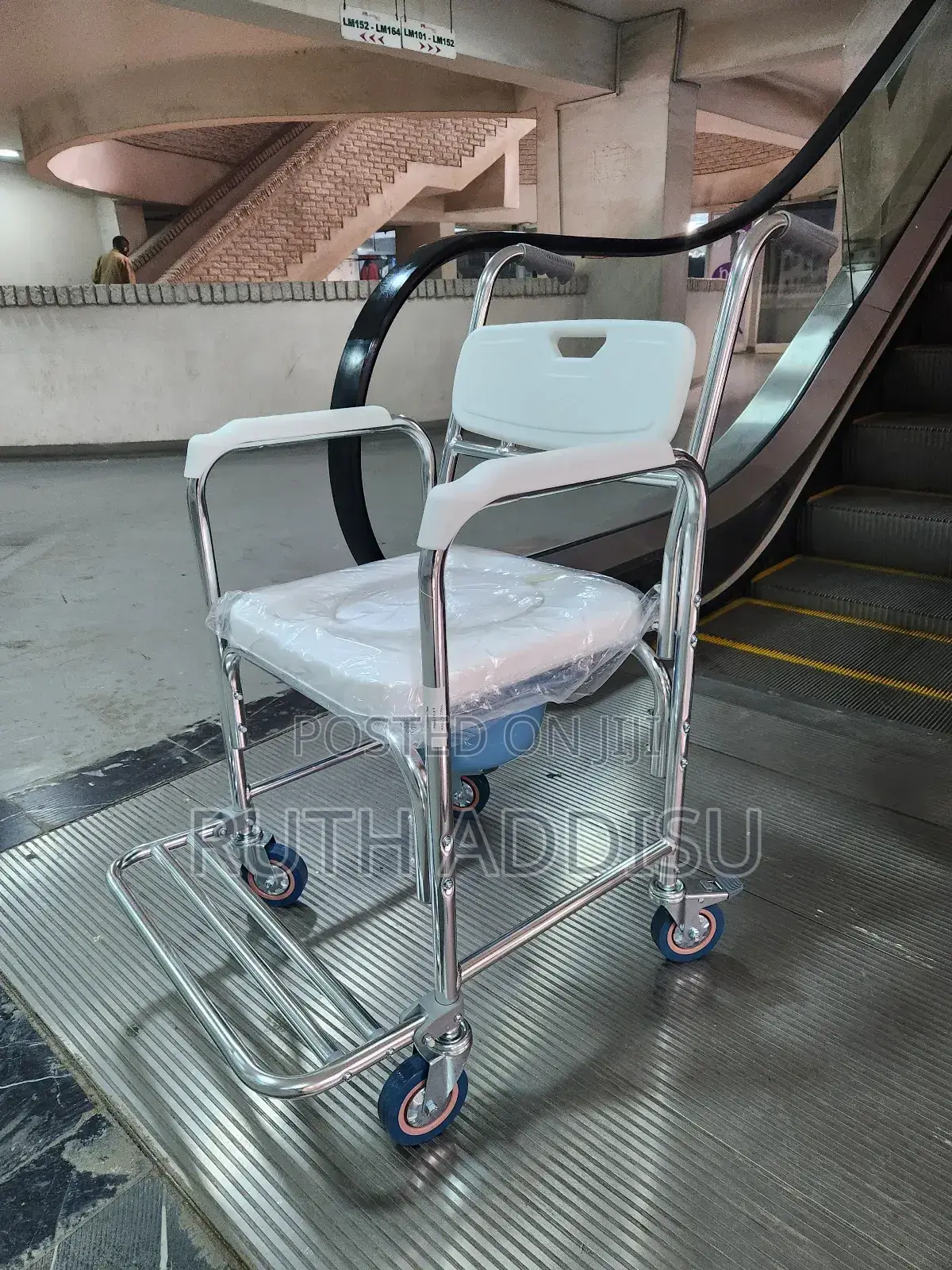 Wheelchair腔裏commode Wheelchair喬木wheelchair胺你wheelchair延長wheelchair New