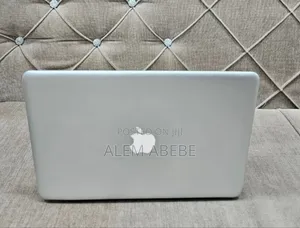 New Laptop Apple MacBook 2012 6GB Intel Core I5 SSD 256GB