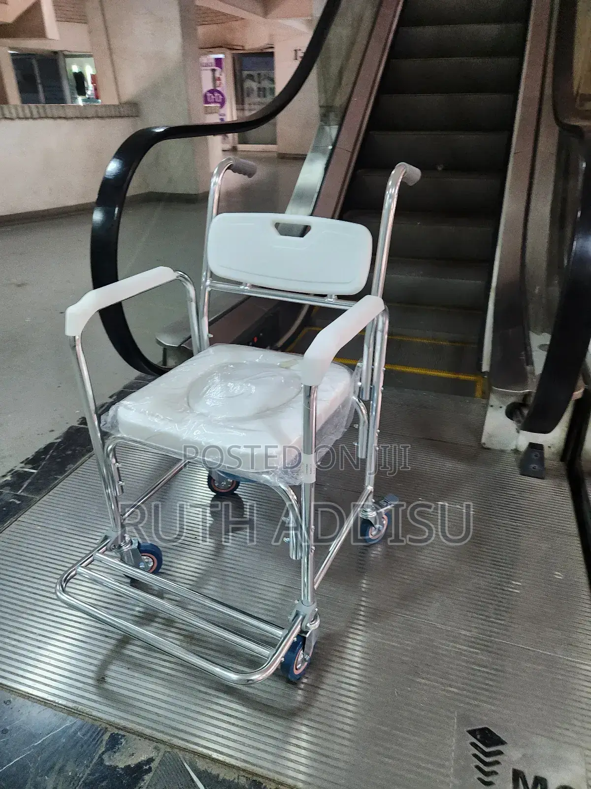 Commode Wheelchair垂直toilet Wheelchair段的commode Wheelchair腕帶wheelchair