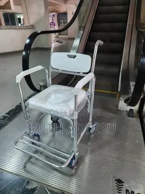 Commode Wheelchair垂直toilet Wheelchair段的commode Wheelchair腕帶wheelchair
