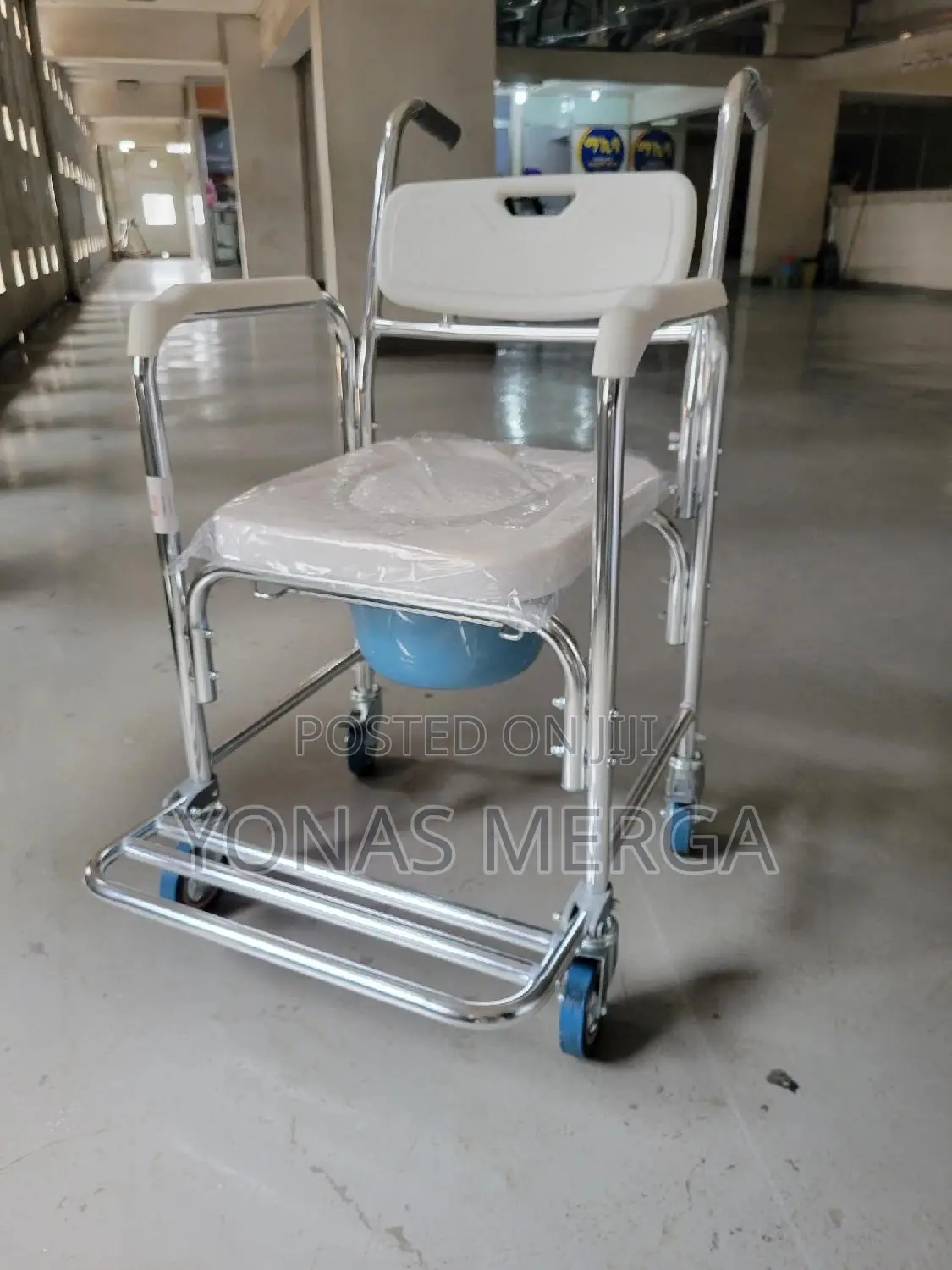 Commode Chair凸从toilet Chair癒፹user's Comfort, Making It an Ideal Choice