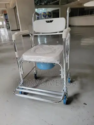 Photo - Toilet Chair額0commode Chair朕፮shower Chair/Commode Chair砸፭toilet Chair