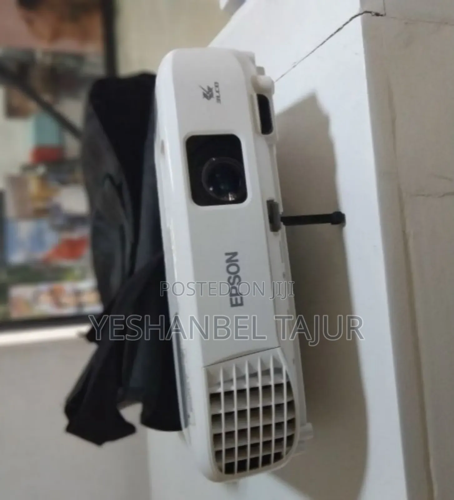 Epson Projector 
Model Name: Eb-E01 
Hardware Interface: Vga, Usb,