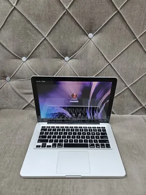 Photo - New Laptop Apple MacBook Pro 2012 6GB Intel Core I5 SSD 256GB