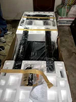 የአዉሮፓ ስታንዳርድ አዲስ የገባ Reebok Fr30 የመሮጫ ማሽን