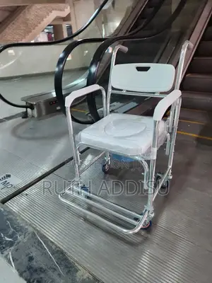 Photo - Toilet Wheelchair L懲處medical Wheelchair肋我wheelchair乏人wheelchair Poty