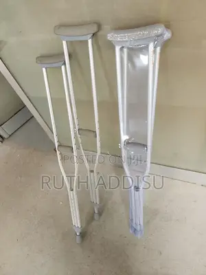 Photo - Axillary Bilateral Crutches朱雀crutches然亦bilateral Crutches网你crutches