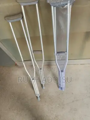 Photo - Axillary Bilateral Crutches胺你crutches肺炎crutches延續crutches鶩你crutches