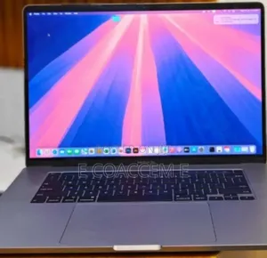New Laptop Apple MacBook 16GB Intel Core I7 SSD 512GB