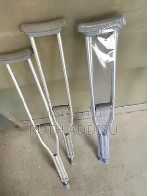 Photo - Axillary Bilateral Crutches袴喇axillary Bilateral Crutches煞氣crutches New