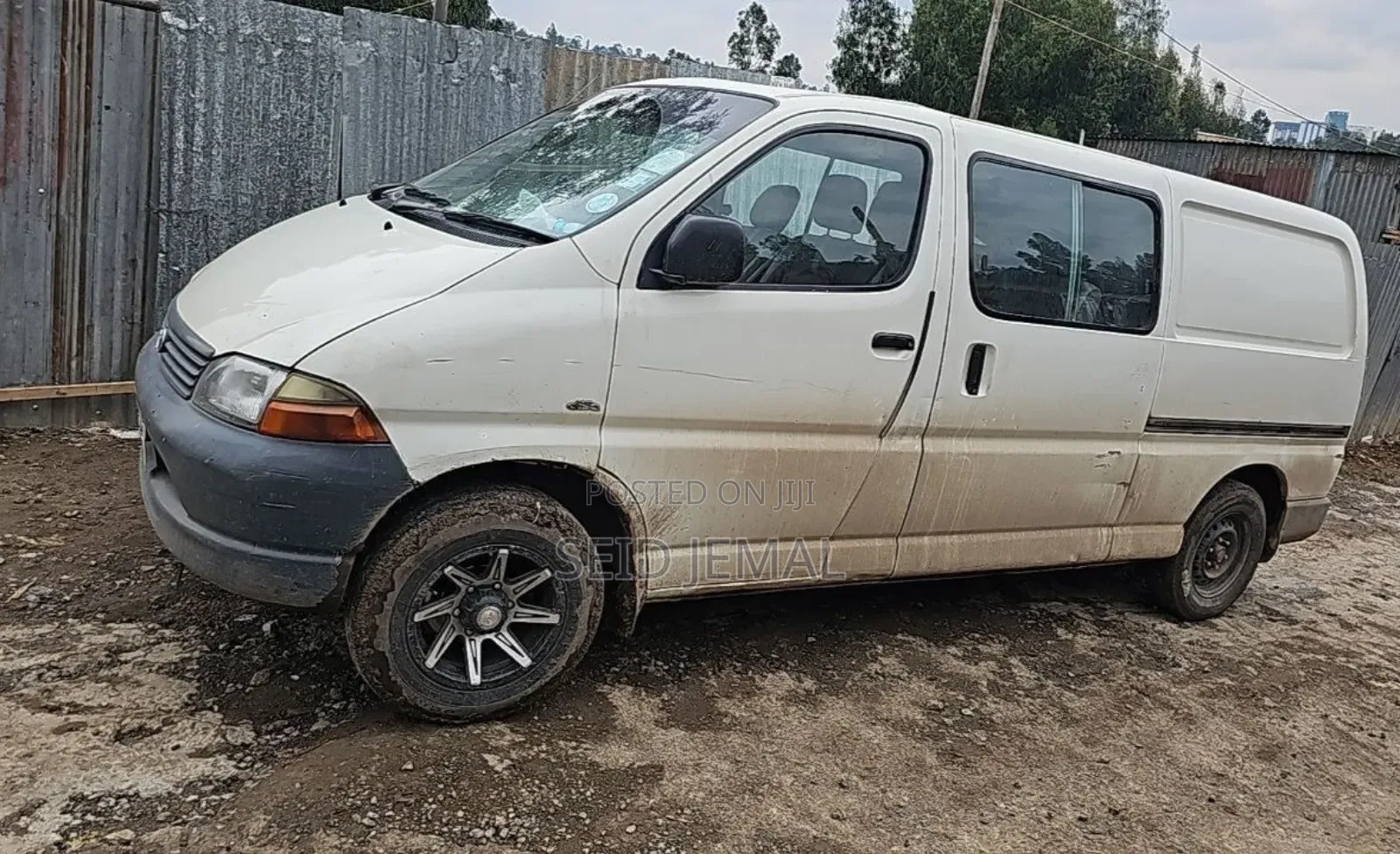 Toyota HiAce 2003 White