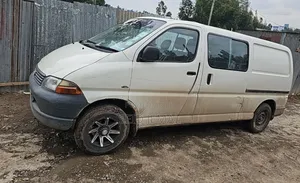 Toyota HiAce 2003 White