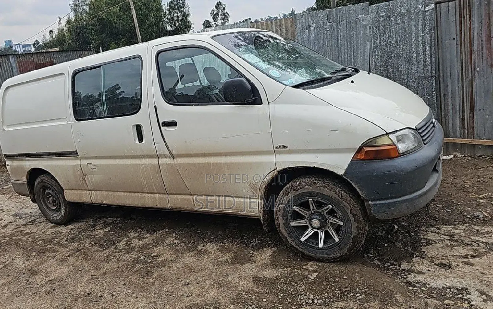 Toyota HiAce 2003 White
