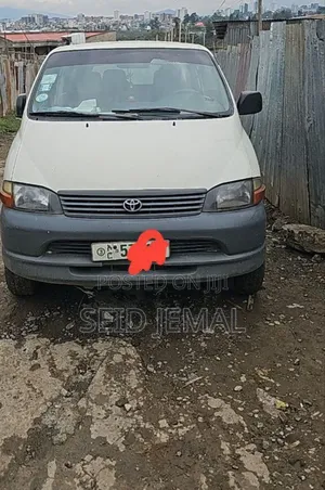 Photo - Toyota HiAce 2003 White