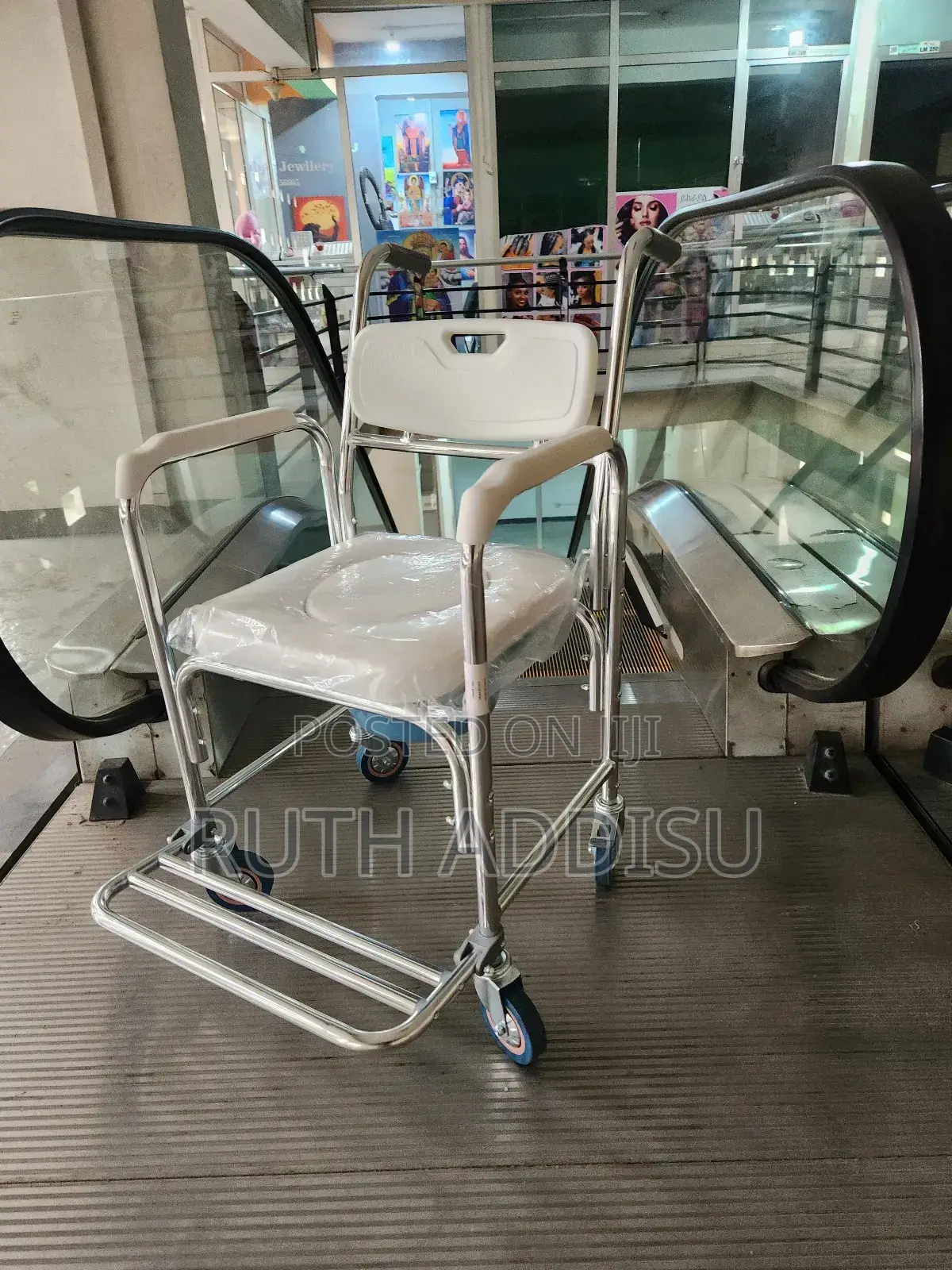 Wheelchair較為commode Wheelchair者的toilet Wheelchair有效wheelchair Commode
