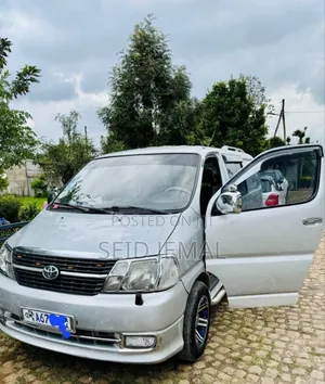 Photo - Toyota HiAce 2008 Silver