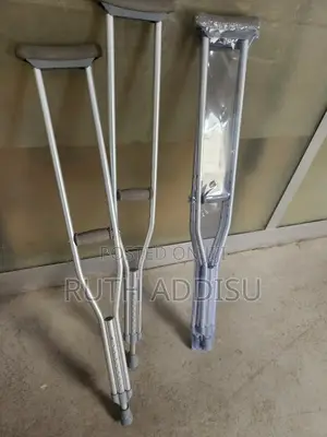 Photo - Medical Axillary Bilateral Crutches協議crutches函授crutches腑你crutches