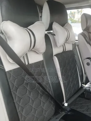 Toyota HiAce 2010 Silver