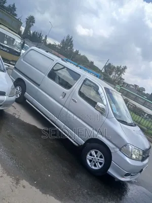 Toyota HiAce 2010 Silver