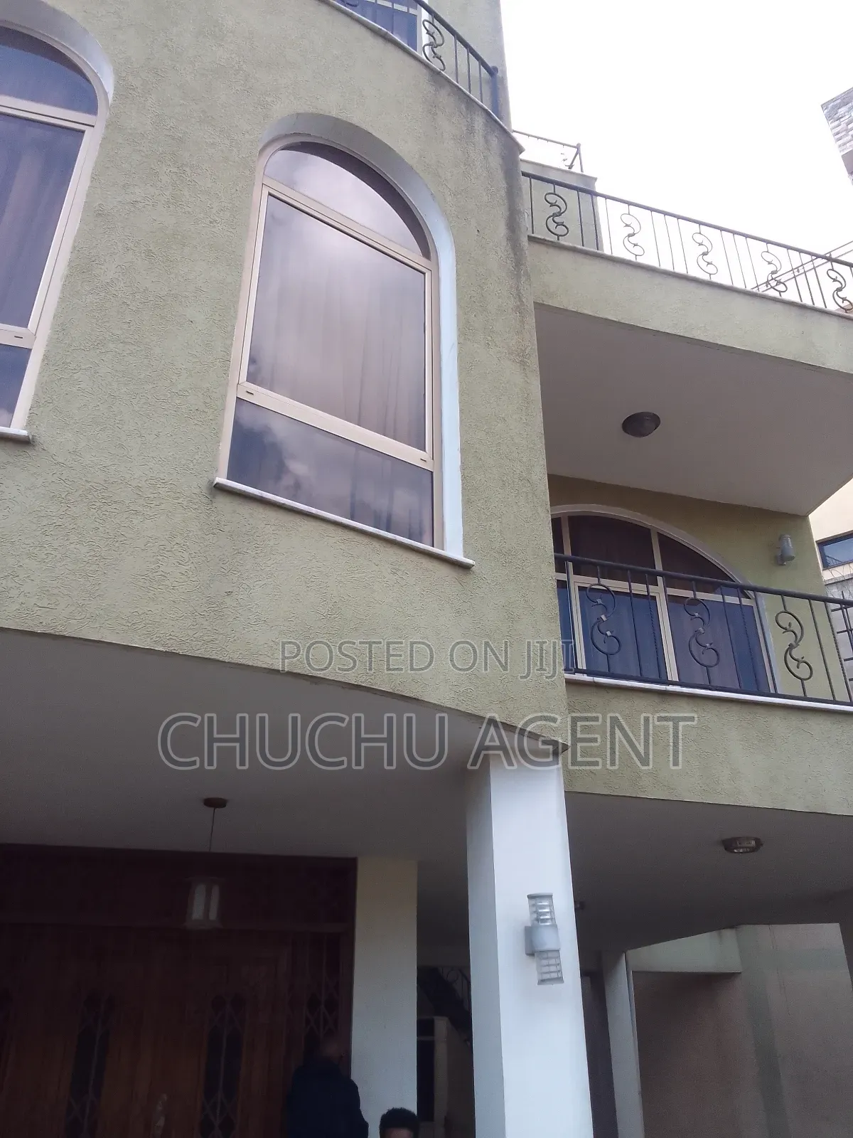 5bdrm House in Yeka for rent
