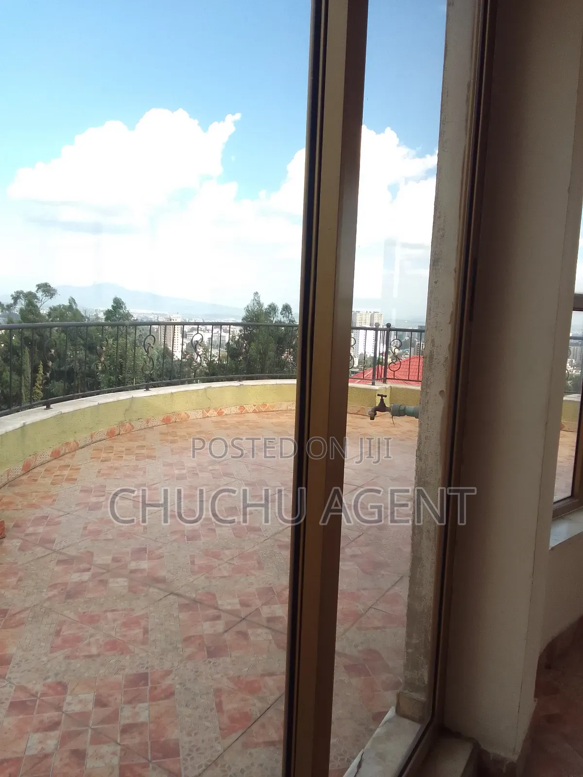 5bdrm House in Yeka for rent