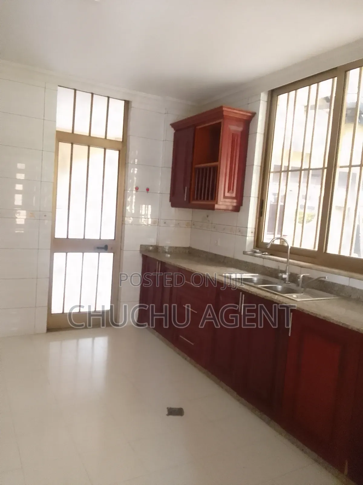 5bdrm House in Yeka for rent