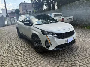 Photo - Peugeot 5008 2022 White