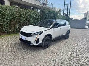 Peugeot 5008 2022 White