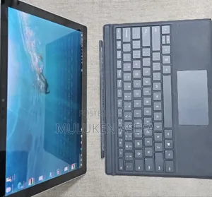 New Laptop Microsoft Surface 8GB Intel Core I5 SSD 128GB