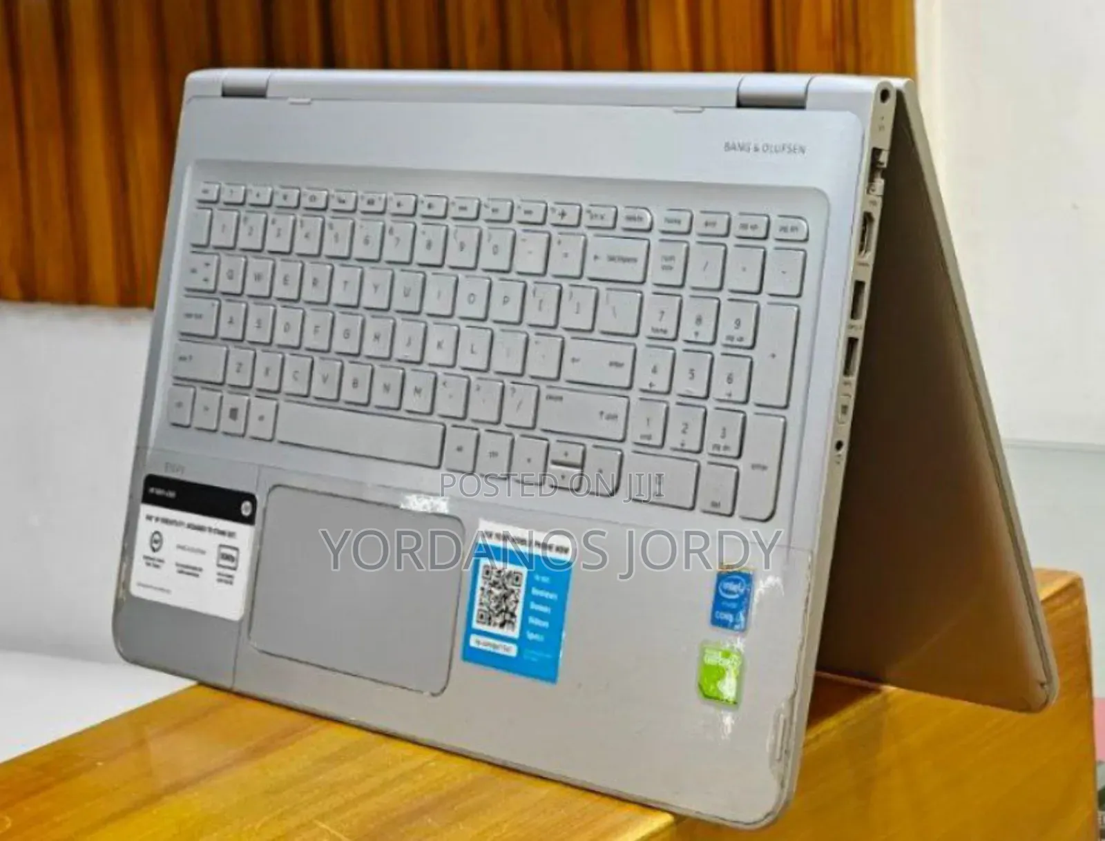 New Laptop HP Envy X360 8GB Intel Core I7 SSD 1T