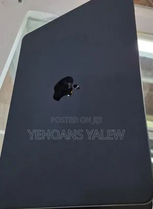 Photo - New Laptop Apple MacBook Air 2022 M2 8GB Apple M2 SSD 256GB