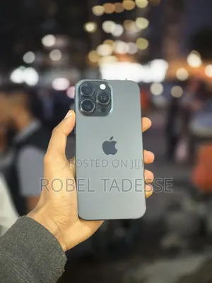 Photo - Apple iPhone 15 Pro Max 256 GB Black