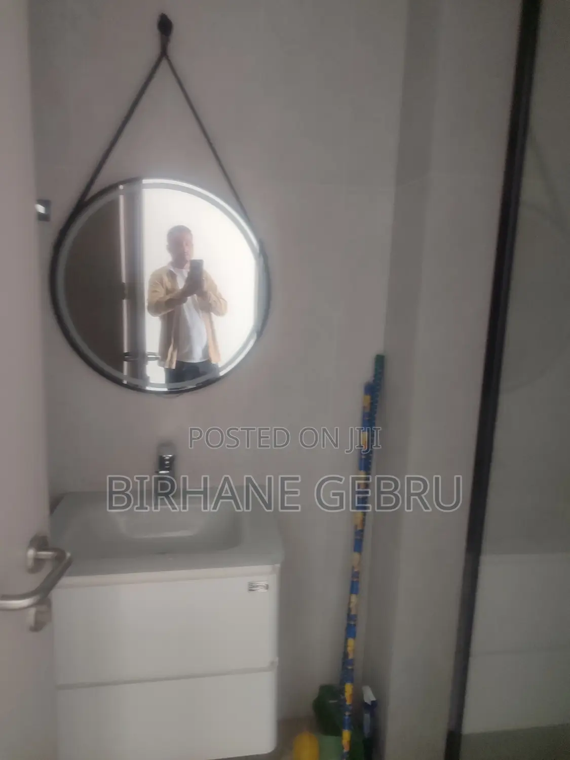 2bedroom Luxury Semi Fernished Apartiment for Rent