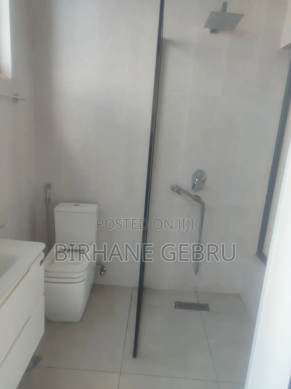 2bedroom Luxury Semi Fernished Apartiment for Rent