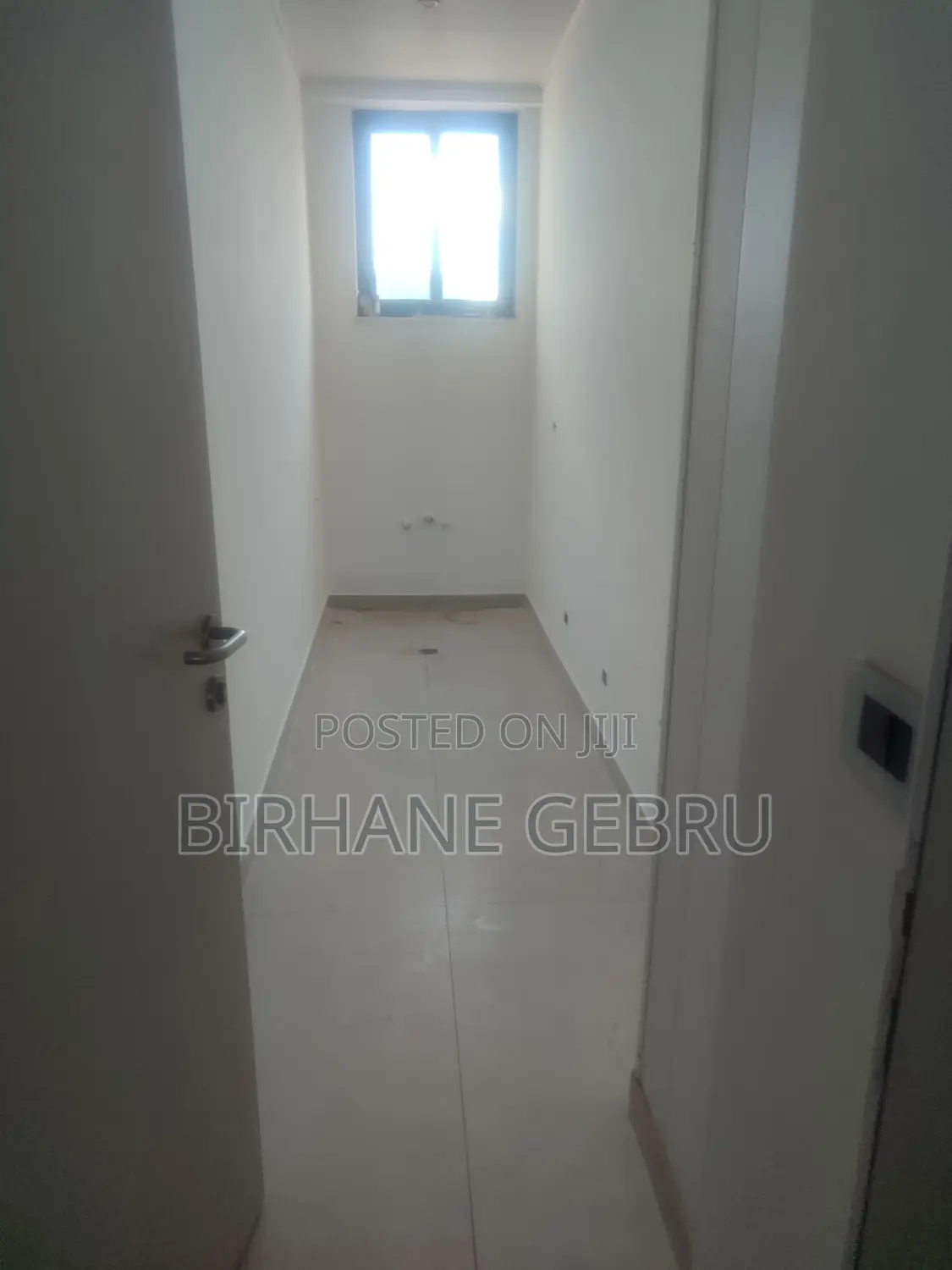 2bedroom Luxury Semi Fernished Apartiment for Rent