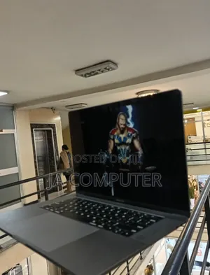 New Laptop Apple MacBook Pro 2019 32GB Intel Core I9 SSD 512GB