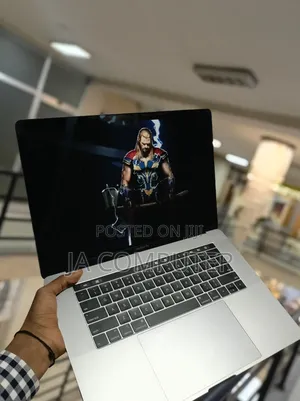 Photo - New Laptop Apple MacBook Pro 2019 32GB Intel Core I9 SSD 512GB