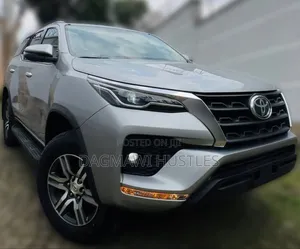 Toyota Fortuner 2.8 D AWD 2023 Silver