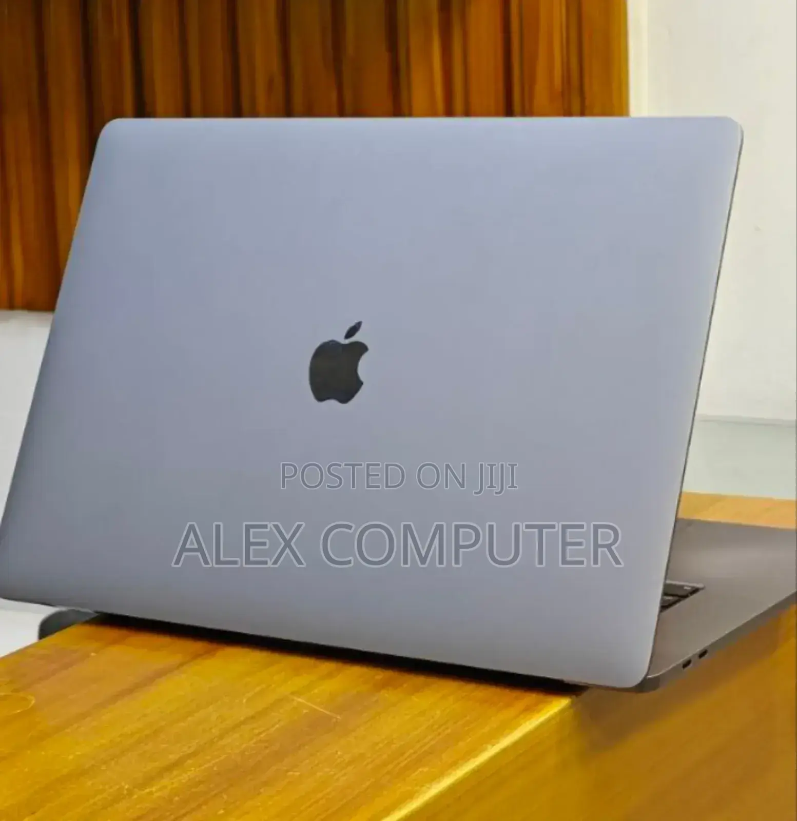 New Laptop Apple MacBook Pro 2019 32GB Intel Core I9 SSD 512GB