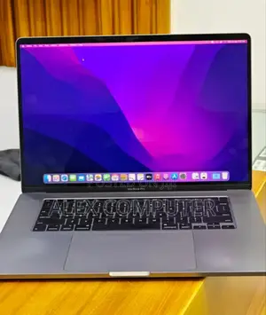 New Laptop Apple MacBook Pro 2019 32GB Intel Core I9 SSD 512GB