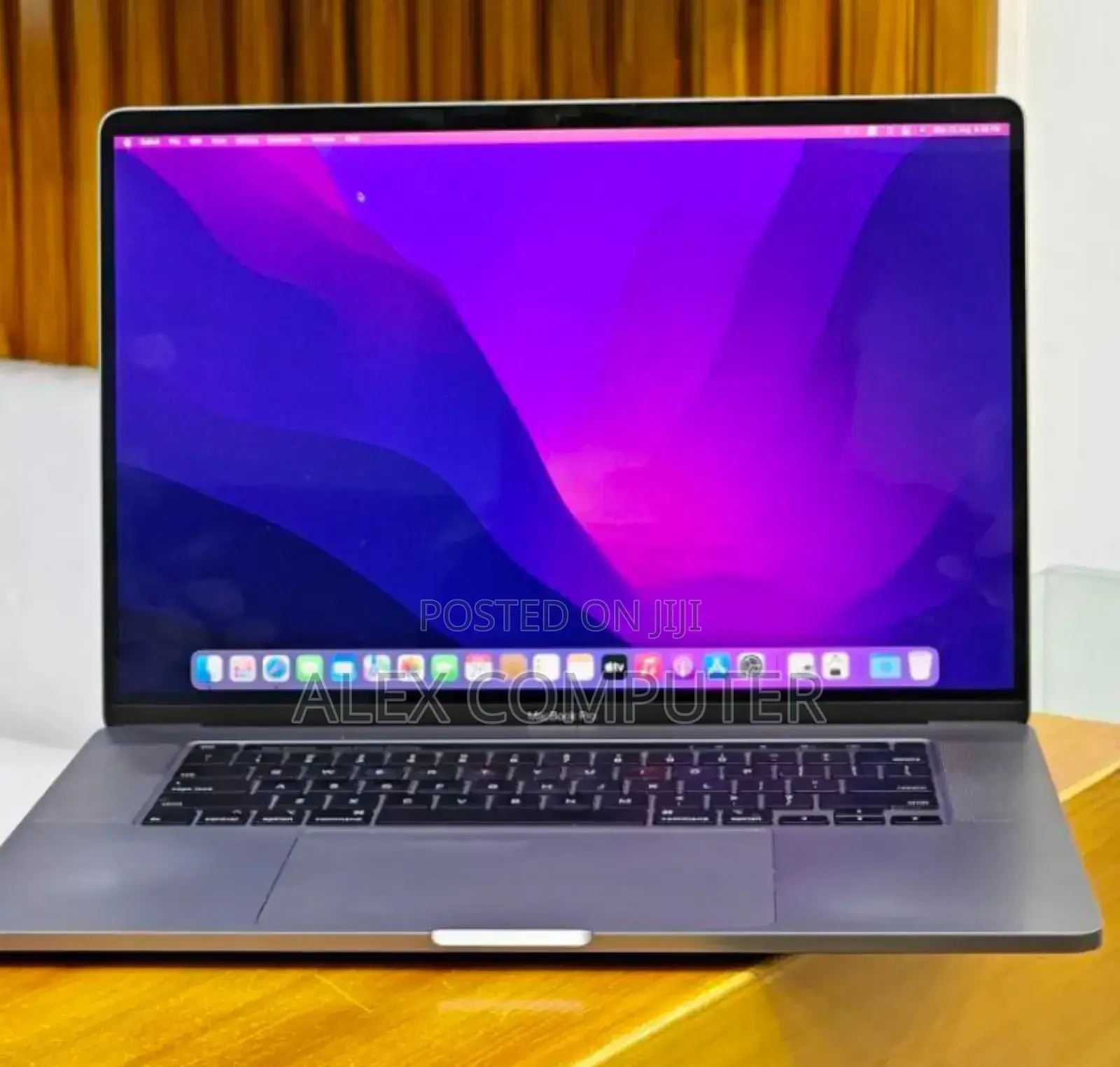New Laptop Apple MacBook Pro 2019 32GB Intel Core I9 SSD 512GB