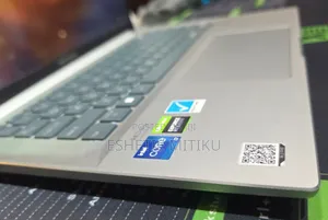 New Laptop Asus ZenBook 13 UX331UN 16GB Intel Core I7 SSD 512GB