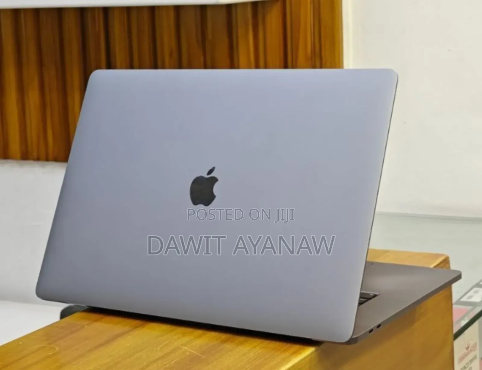 New Laptop Apple MacBook Pro 2019 16GB Intel Core I9 SSD 512GB