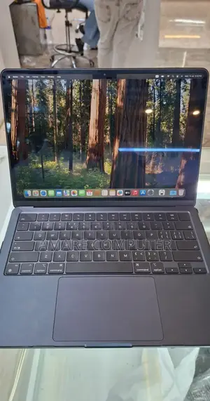 Photo - New Laptop Apple MacBook Air 2022 M2 8GB Apple M2 SSD 256GB